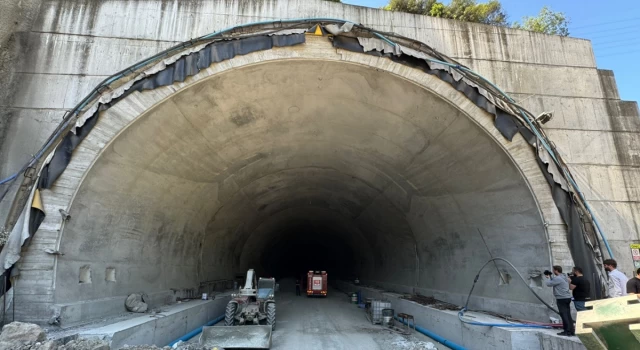 Trabzon’da tünel inşaatında iskele çöktü, işçiler mahsur kaldı