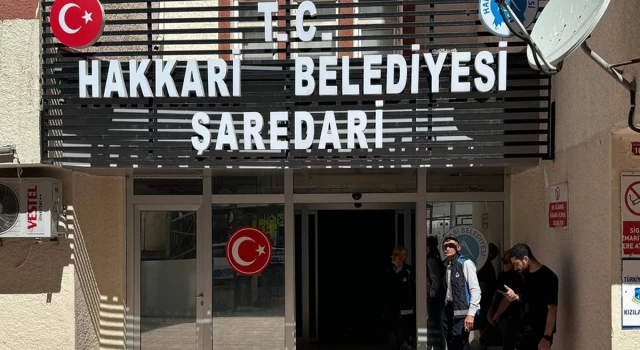 DEM Partili Hakkari Belediyesi'ne, Hakkari Valisi Ali Çelik kayyum olarak atandı