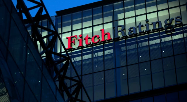 Fitch bu yıla dair küresel ekonomik büyüme tahminini yükseltti