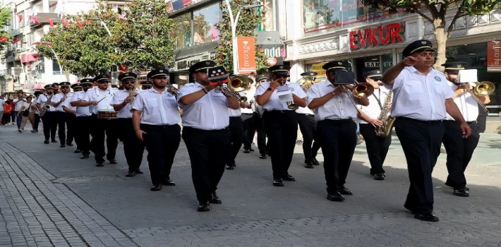 Sakarya Çark Caddesi’nde müzik ziyafeti