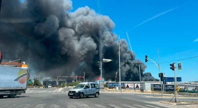 Tuzla’da deri fabrikasında yangın