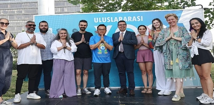 Yoga Günü’nü birlikte kutladılar