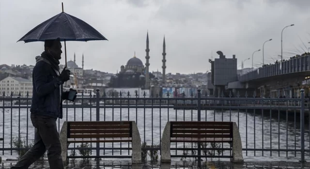AKOM'dan İstanbul için sağanak uyarısı: Saat verildi!
