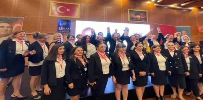 CHP Bursa İl Kadın Kolları Kongresi Merinos AKKM’de yapıldı