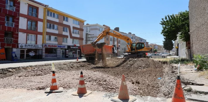 Eskişehir’de yol çalışmaları sürüyor