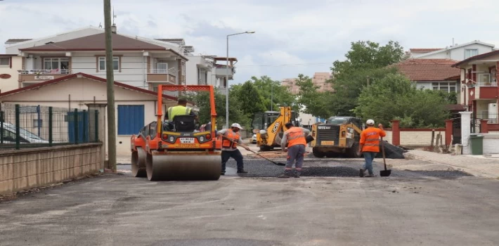 İzmit’te modern yollar için çalışmalar sürüyor