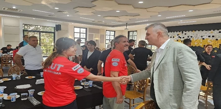 Kocaeli Büyükşehir Belediyesi koordinesinde düzenlenen Afet Koordinasyon Toplantısı, Gölcük Belediyesi ev sahipliğinde gerçekleştirildi