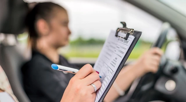 Motorlu taşıt sürücüleri kursu yönetmeliğinde değişiklikler yürürlüğe girdi