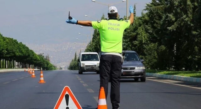 Trafik denetimi: Yüzbinlerce sürücüye işlem yapıldı