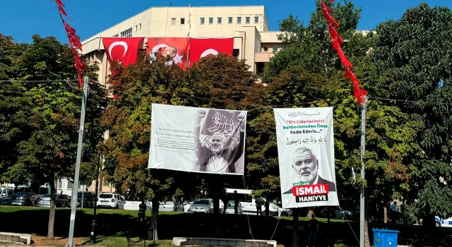 30 Ağustos'ta Gaziantep Demokrasi Meydanı'nda Atatürk değil Haniye posterleri asıldı!