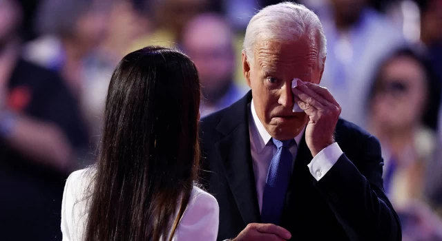 ABD Başkanı Joe Biden'ın partisine vedası gözyaşlarıyla oldu