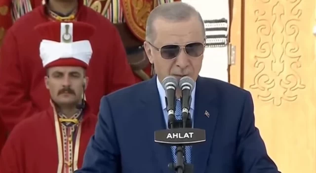 Cumhurbaşkanı Erdoğan Ahlat'ta konuştu: Anadolu'da varlığımızı hazmedemeyenler büyük bir bozguna uğrar