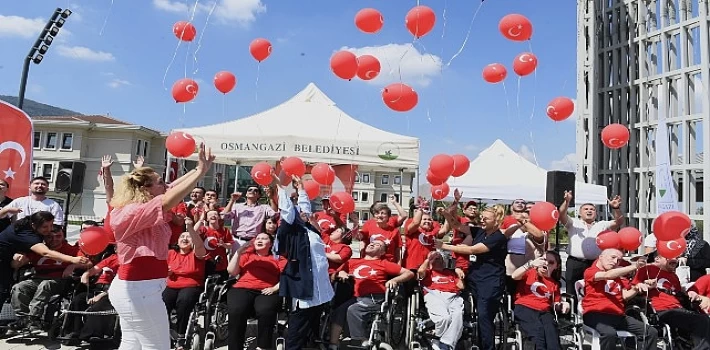 Engelli bireyler 30 Ağustos Zafer Bayramını coşkuyla kutladı