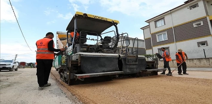 Ertuğrulgazi Mahallesinde Tretuvar Ve Yol Kaplama Çalışmaları Sürüyor