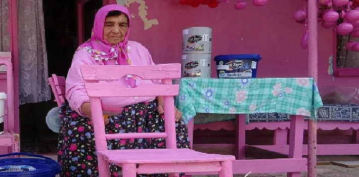 Isparta’nın &apos;Barbie Teyzesi’ Sakine Akkul’un çağrısı Filli Boya tarafından karşılık buldu