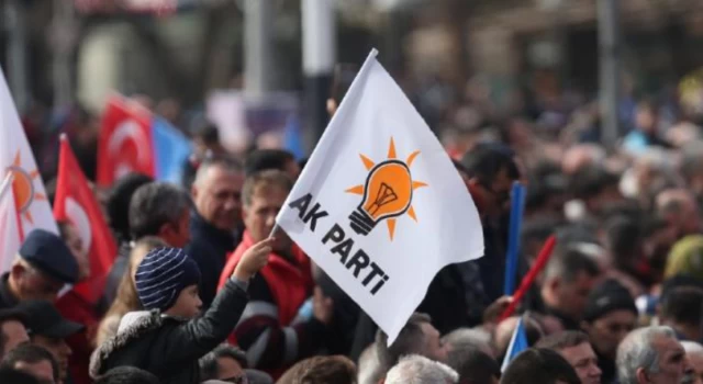 AK Parti 81 ilde tam kadro sahaya iniyor