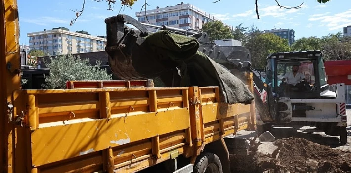 Bakırköy Belediyesi’nin kaldırım işgallerine karşı denetimi devam ediyor.