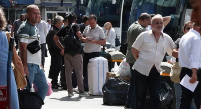 İstanbul Otogarı’nda okul öncesi dönüş yoğunluğu