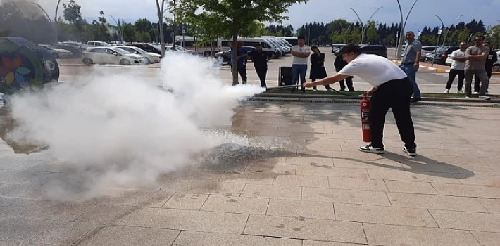 İtfaiyeden kongre merkezi personeline eğitim