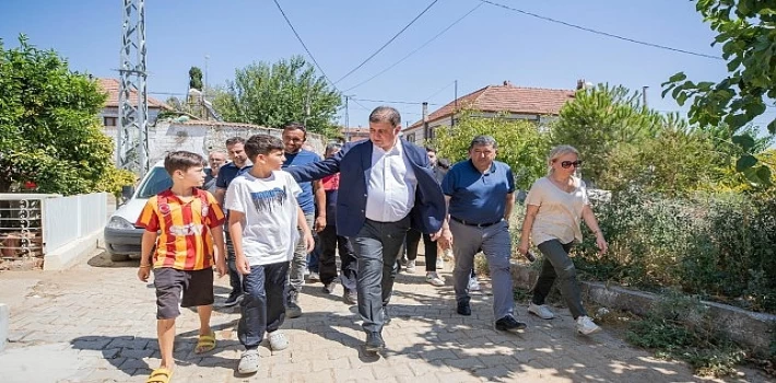 İzmir Büyükşehir’den yangın mağduru öğrencilere kırtasiye desteği