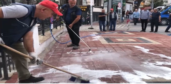 Karacabey’de temizlik çalışmaları sürüyor