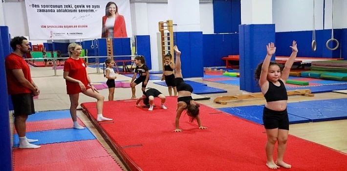 Karşıyaka’da kış spor okulları başladı