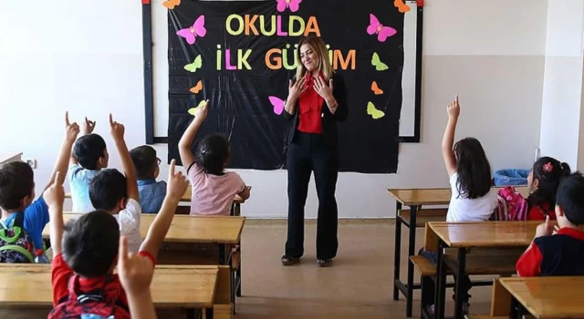 Okullarda ilk zil uyum eğitimi için çalacak