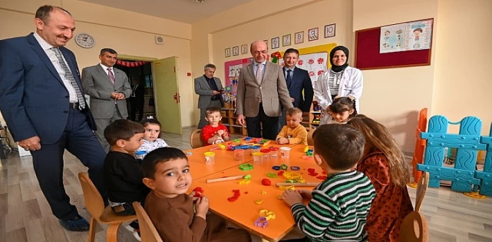 Selçuklu Belediye Başkanı Ahmet Pekyatırmacı, Şule Yüksel Şenler Anaokulu’na kazandırılan Fiziksel Aktivite-Hareket ve Oyun Alanı’nın açılışına katıldı