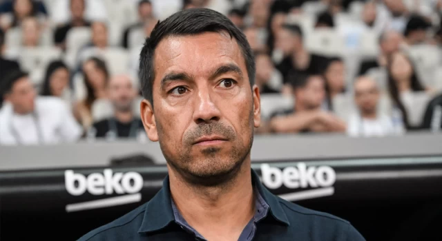 Beşiktaş Teknik Direktörü Giovanni van Bronckhorst’tan TFF’ye kumarhane göndermesi!