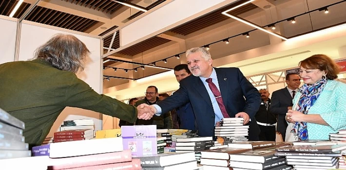 Lüleburgaz’da 2. Kitap ve Edebiyat Fuarı başladı