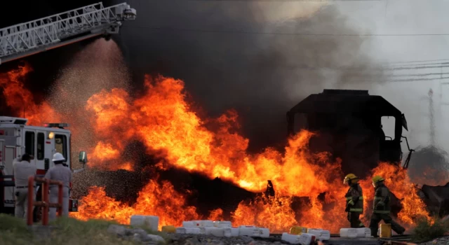 Nijerya’da büyük facia yaşandı: Akaryakıt tankerinin patlaması sonucunda 94 kişi öldü!