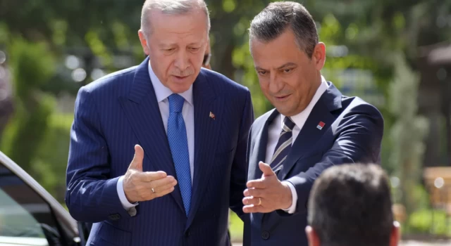 Özgür Özel'den Erdoğan'a kritik çağrı: Çıksın ve her şeyi orada anlatsın