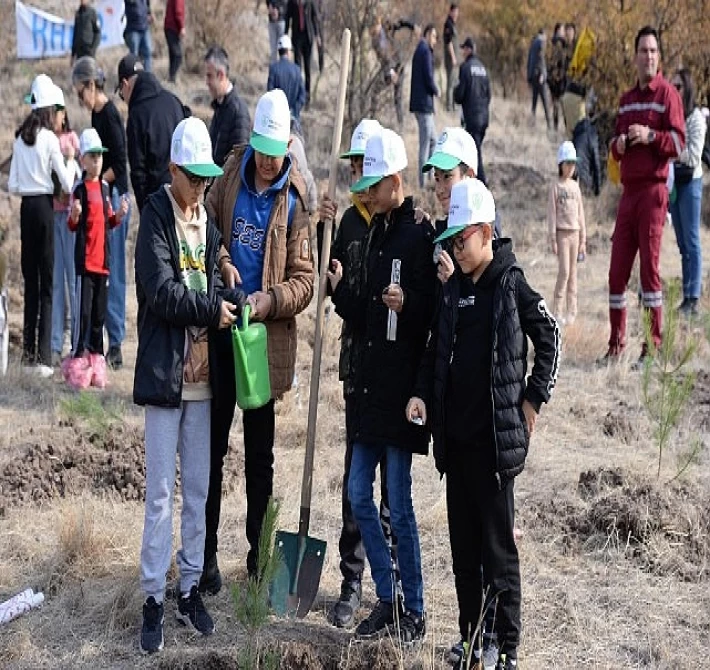 Kahramankazan’da Milli Ağaçlandırma Günü kapsamında fidan dikme etkinliği gerçekleştirildi.