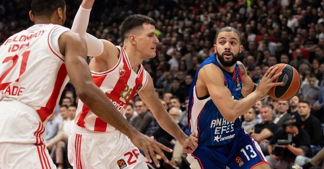 Anadolu Efes, Kızılyıldız'ı ağırlıyor