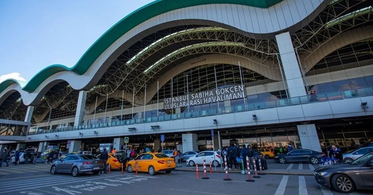 Sabiha Gökçen Havalimanı’na yapılan uçuşta yolcuların gözaltına alındığı iddiası yalanlandı