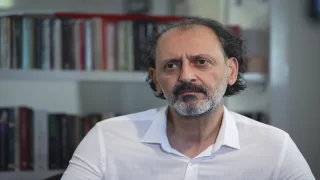 Müzisyen Yücel Arzen: ”Madımak’ta yakılan aslında Türkiye’dir, Başbağlar’da kurşunlanan da aslında Türkiye’dir”