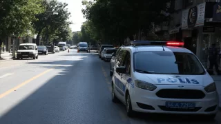 Sakarya’da bir kadını silahla rehin alan zanlı, etkisiz hale getirilerek gözaltına alındı