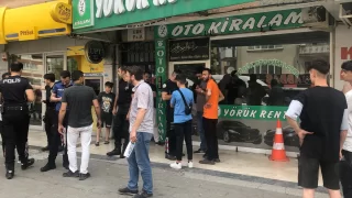 Bursa’da park yeri kavgasında baba ile oğlu bıçakla yaralandı