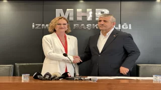 İzmir’de İYİ Partiden milletvekili adayı olan Arzu Yıldırım, MHP’ye geçti