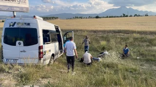 Kayseri’de pikap ile işçi servisinin çarpıştığı kazada 21 kişi yaralandı