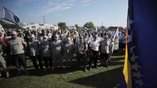 Srebrenitsa’da soykırımdan kaçanların kullandığı güzergahta ”Barış Yürüyüşü” başladı