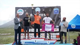 Uluslararası Erciyes Ultra Sky Trail Dağ Maratonu’nda dereceye girenlere ödülleri verildi