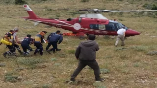 Konya’da dağda fenalaşan kişi ambulans helikopterle hastaneye kaldırıldı