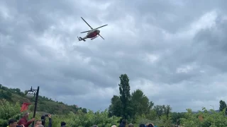 Bartın’da sel sebebiyle sanayi sitesinde mahsur kalan işçiler helikopterle tahliye ediliyor