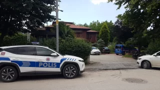 Sakarya’da ilçe belediye başkanının makamında silahla yaralanan kişi hastaneye kaldırıldı