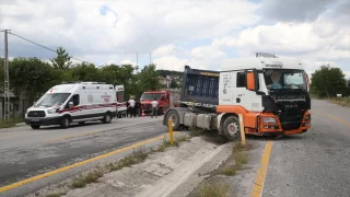 Kastamonu’da kamyonla çarpışan otomobildeki  1 kişi öldü, 1 kişi yaralandı