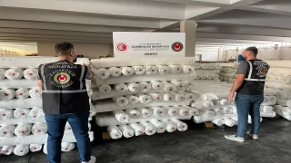 Mersin’de 267 bin metre kaçak kumaşa el konuldu