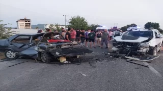 Antalya’da 3 otomobilin karıştığı kazada 1 kişi öldü, 1 kişi yaralandı