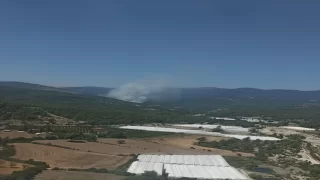 Antalya’da ormanlık alanda başlayan yangına müdahale ediliyor 