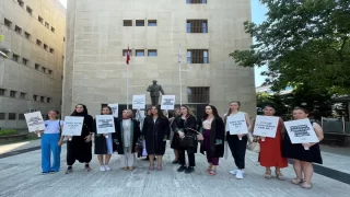 Bursa’da çöp evde bulunan çocuğun teyzesi yargılanıyor